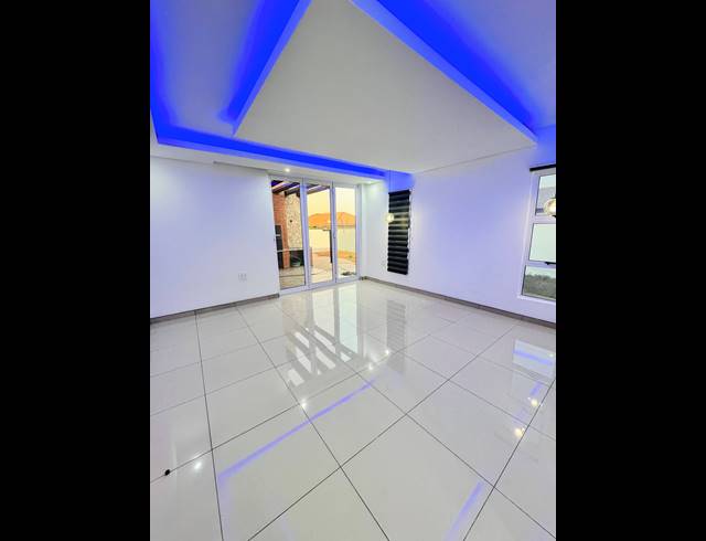 4 BEDROOM FREESTANDING FOR SALE IN AERORAND